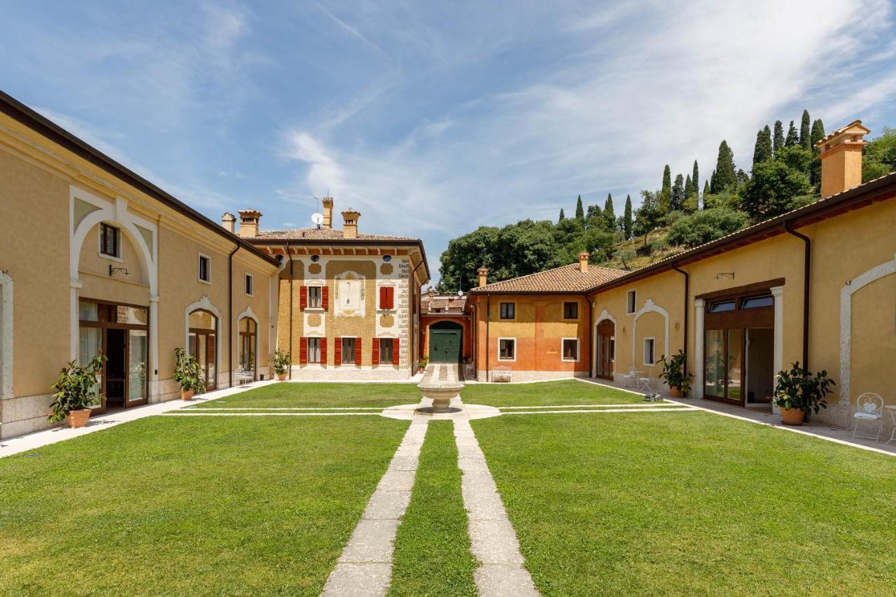 Villa Padovani Relais De Charme - Adults Only Pastrengo Exterior photo